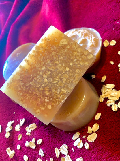 Honey Oats Soap Bar 🍯 Loofah •